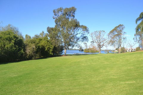 ELSINOR Townhouse 10 Mulwala - Accommodation Daintree 2