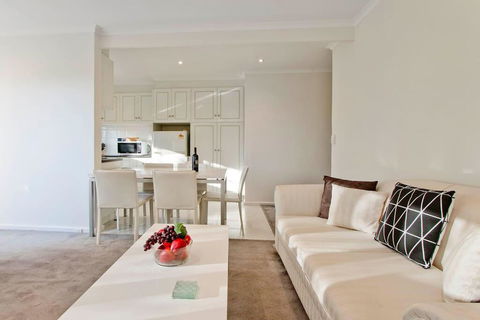 Elwood Seaside 2 Bed Retreat - Accommodation Daintree 0