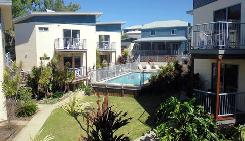 Emu's Beach Resort - Accommodation Daintree 3
