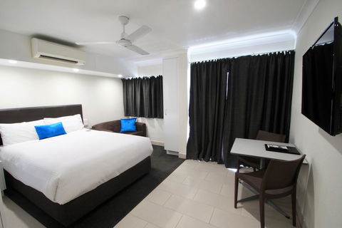 Endeavour Inn Emu Park - Accommodation Daintree 1