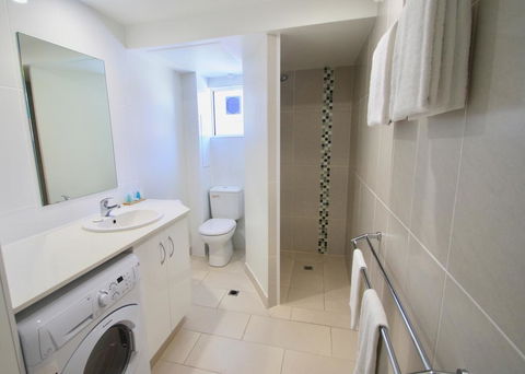 Endeavour Inn Emu Park - Accommodation Daintree 2