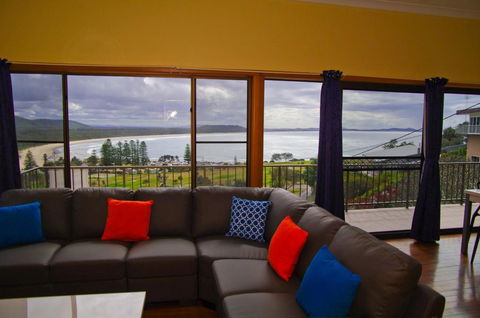 Endeavour, 10 Dulconghi Street - Accommodation Daintree 0