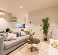 Eporo Tower 1 Bedroom Modern Apartment Central CBD - Accommodation Daintree
