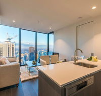 EQ Tower Luxury 2 Bedroom Skyline CBD Apartment - Accommodation Daintree