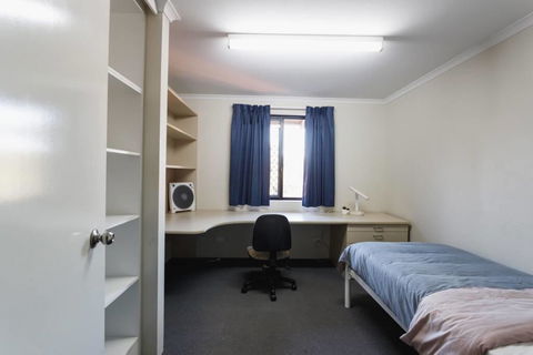 Erica Underwood House 6 Bedroom Flat - Accommodation Daintree 0