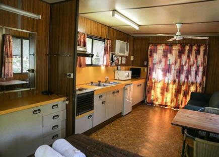 Esk Caravan Park & Rail Trail Motel - Accommodation Daintree 3