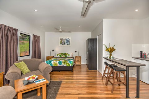 Eumundi Cottages - Cottage 1 - Accommodation Daintree 2