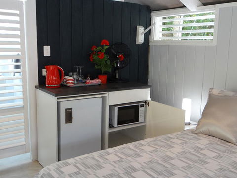 Eumundi Yacht Club B&B - Accommodation Daintree 2