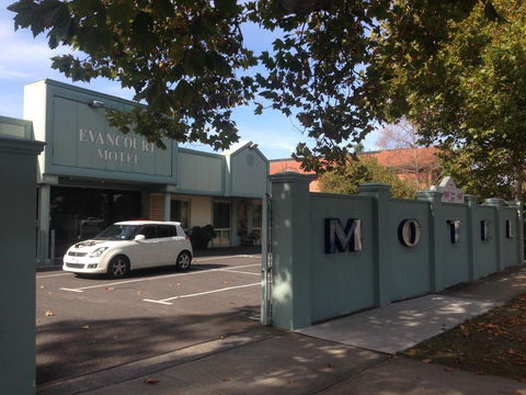 Evancourt Motel - Accommodation Daintree 0