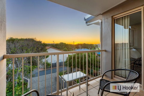 EXCLUSIVE OCEAN VIEW PENTHOUSE ON MARINE PARADE - Accommodation Daintree 2
