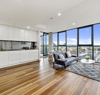 Executive City-centre Apartment with Parking - Accommodation Daintree