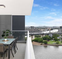 Executive Family 3 Bedroom Suite - Brisbane CBD - Views - Pool - WIFI - Free parking - Accommodation Daintree