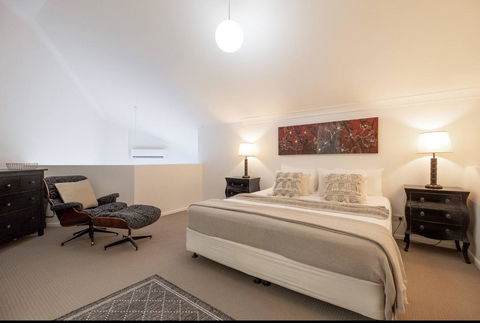 Fabulous Kangaroo Point 3 Bedroom Apartment - Accommodation Daintree 0