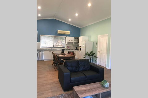 FAIRVIEW COTTAGE 25B - Waterfront Accommodation - Accommodation Daintree 3