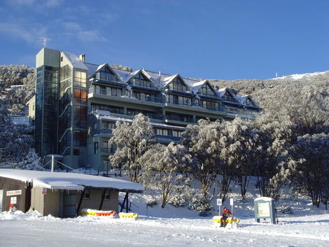 Falls Creek Country Club - Accommodation Daintree 2