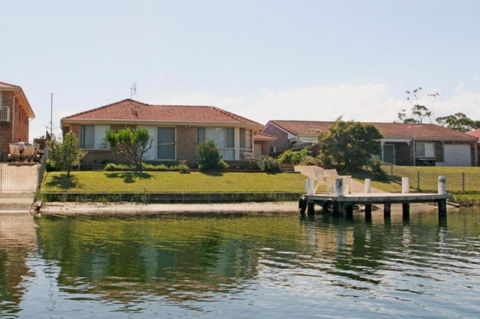 Fisherman's Delight Waterfront - Accommodation Daintree 2