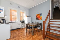 Five Ways CBD Apartment - Spacious Wifi Free Parking