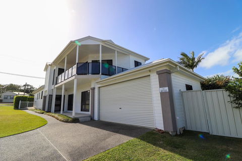 Flexi 3 At Belmont - Accommodation Daintree 1