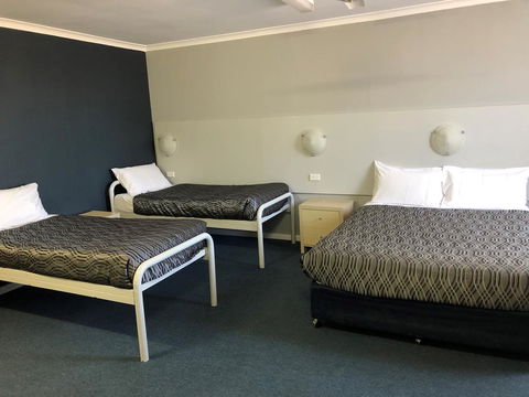Flinders Motel - Accommodation Daintree 2