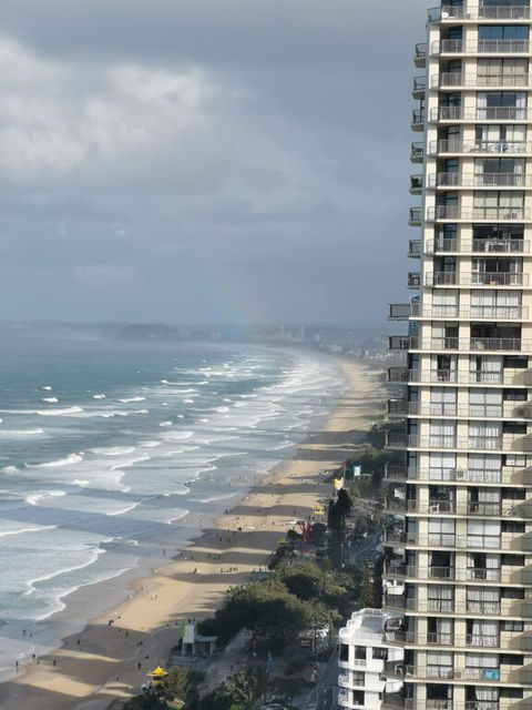 Focus Resort Oceanfront Apartments In Surfers With Ocean And Hinterland Views 25 Steps To Beach! - Accommodation Daintree 3