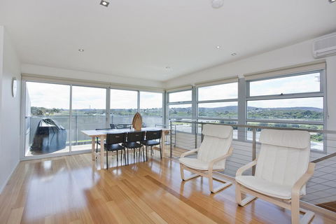 Four Kings Apartment - Deluxe 2br #3 - Accommodation Daintree 2