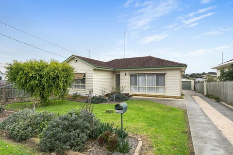Francis Geelong 156 - Accommodation Daintree 1