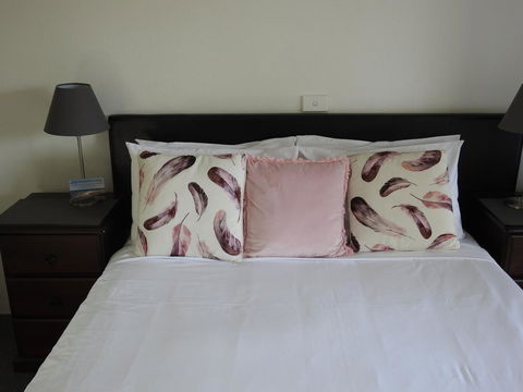 Frankston Motel - Accommodation Daintree 0