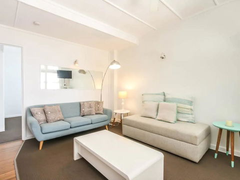 Funky 1 Bedroom Beach Pad By The Beach - Accommodation Daintree 0
