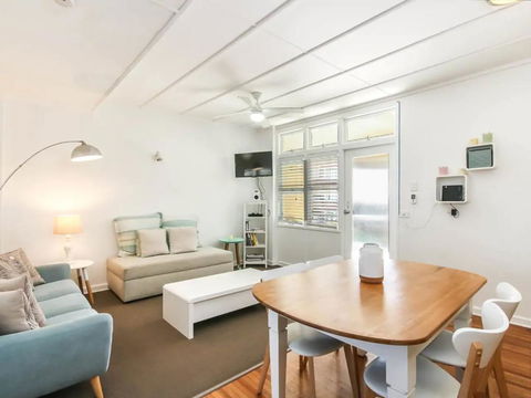 Funky 1 Bedroom Beach Pad By The Beach - Accommodation Daintree 2