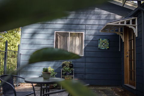 Funky Flat On Acreage - Accommodation Daintree 0