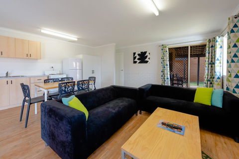 Geraldton's Ocean West Holiday Units & Short Stay Accommodation - Accommodation Daintree 2