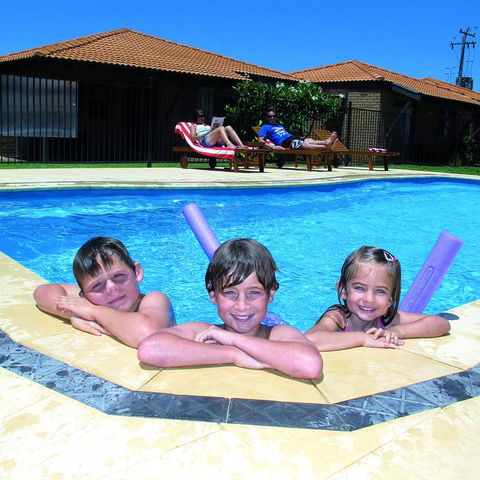 Geraldton's Ocean West Holiday Units & Short Stay Accommodation - Accommodation Daintree 3
