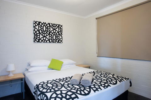 Geraldton's Ocean West Holiday Units & Short Stay Accommodation - Accommodation Daintree 0