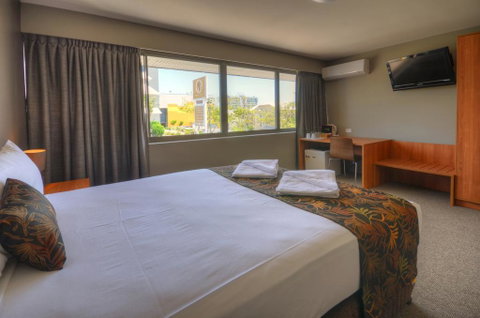 Gladstone Reef Hotel Motel - Accommodation Daintree 2