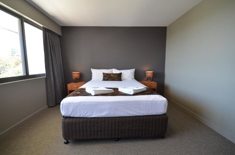 Gladstone Reef Hotel Motel - Accommodation Daintree 0