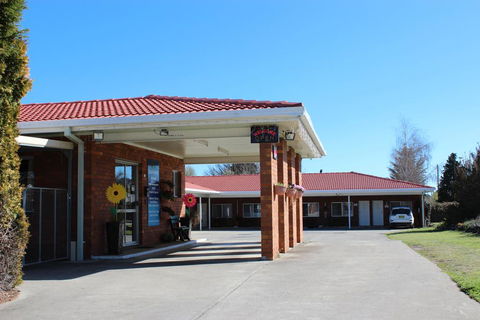 Glen Innes Lodge Motel - Accommodation Daintree 0
