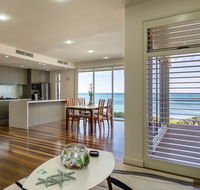 Glenelg Absolute Beachfront - One of Only Two Homes - Accommodation Daintree