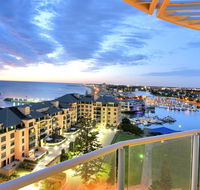 GLENELG Five Stars - Accommodation Daintree