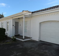 Glenelg Holiday Apartments-Colonial Square - Accommodation Daintree