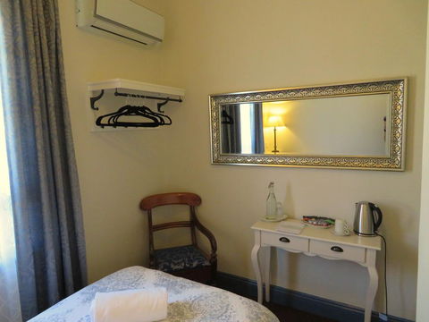 Glenella Guesthouse - Accommodation Daintree 3