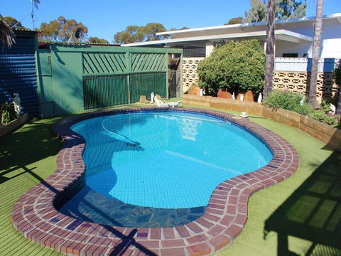 Glossop Motel - Accommodation Daintree 2