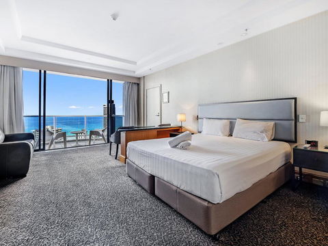 Gold Tower 20th Level Dual Key Ocean View - Accommodation Daintree 1