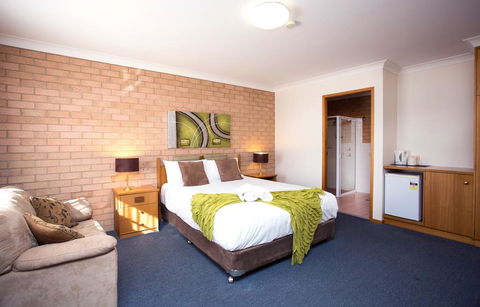 Golden Chain Aalana Motor Inn - Accommodation Daintree 1