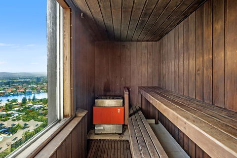 Golden Gate 2 Storey Penthouse With Pool - We Accommodate - Accommodation Daintree 2