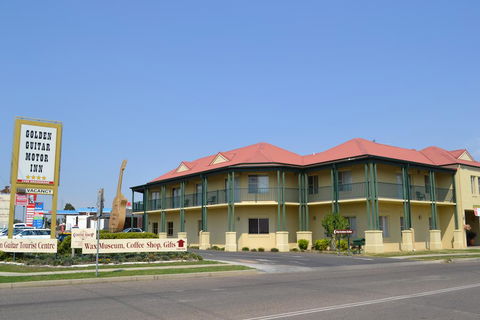 Golden Guitar Motor Inn - Accommodation Daintree 2