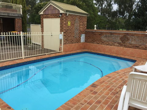 Golf Links Motel - Accommodation Daintree 2