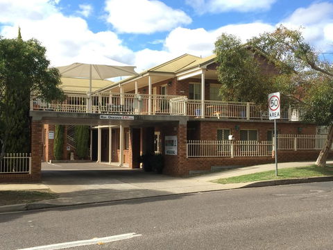 Golf Links Motel - Accommodation Daintree 0