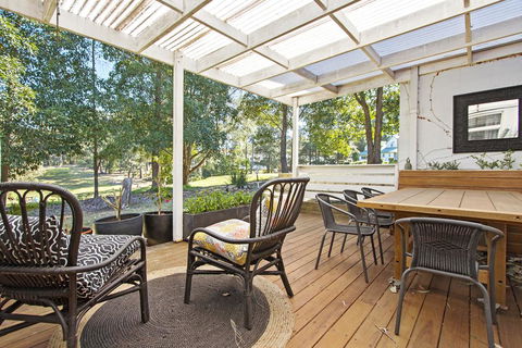 Golfers Getaway Mollymook Augusta Place 14/13-15 - Accommodation Daintree 1