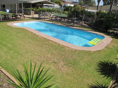 Golfers Lodge Motel - Accommodation Daintree 2