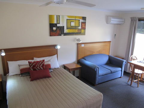 Golfers Lodge Motel - Accommodation Daintree 0